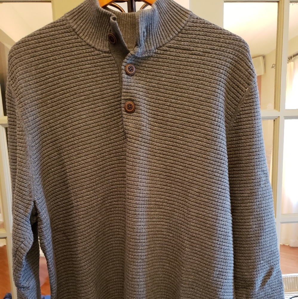 3 Button G.H. Bass & Co Sweater